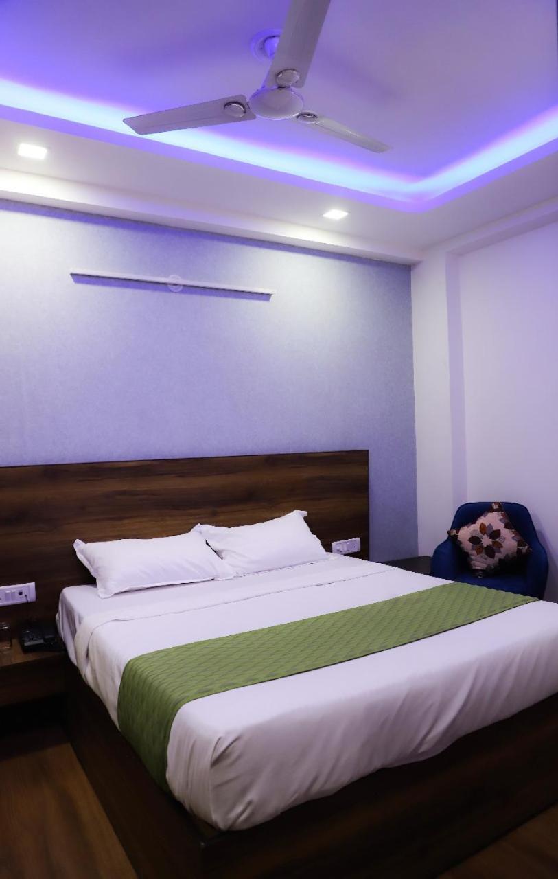 Bed and Breakfast Surya International Neu-Delhi Exterior foto