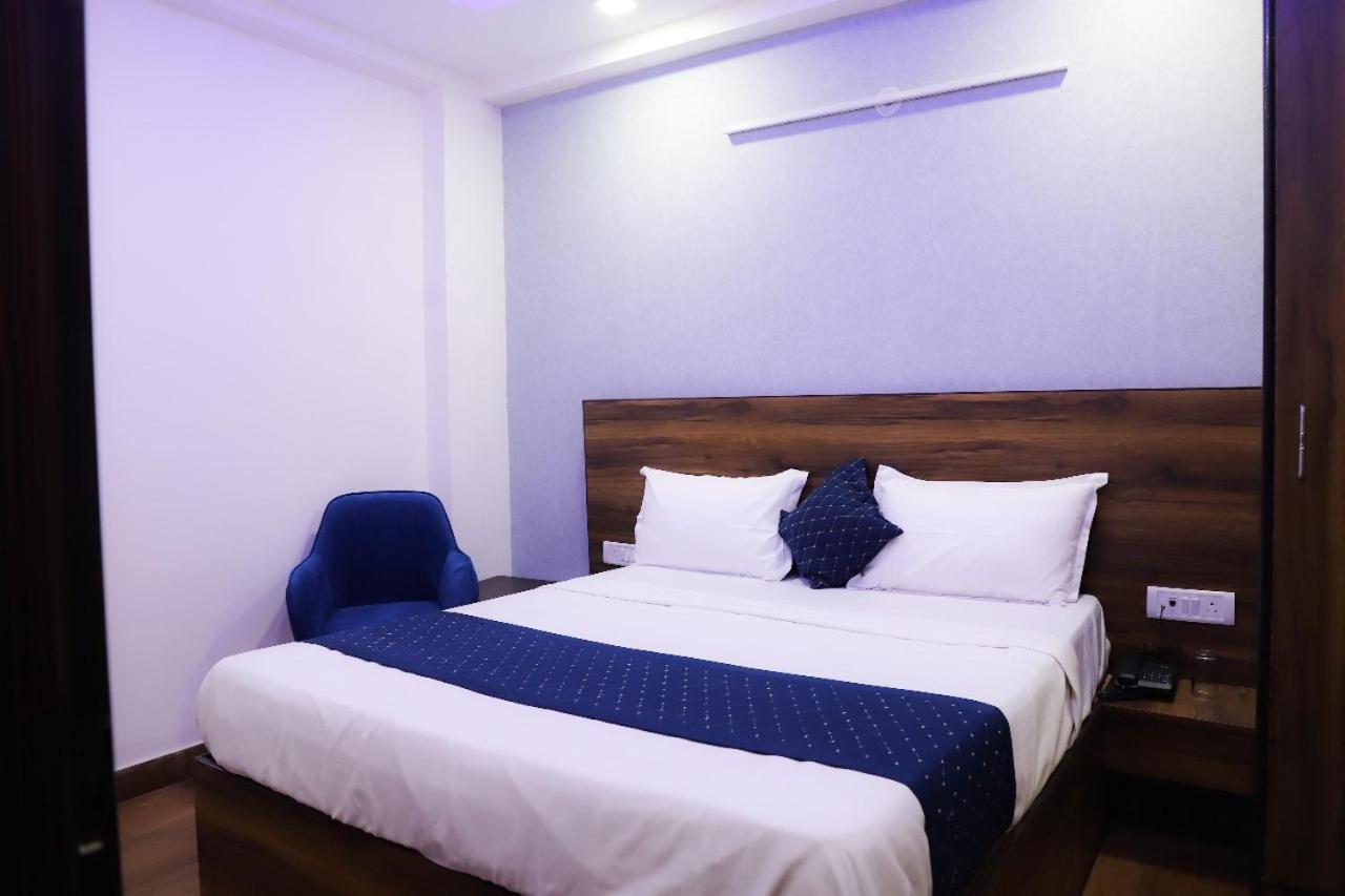 Bed and Breakfast Surya International Neu-Delhi Exterior foto