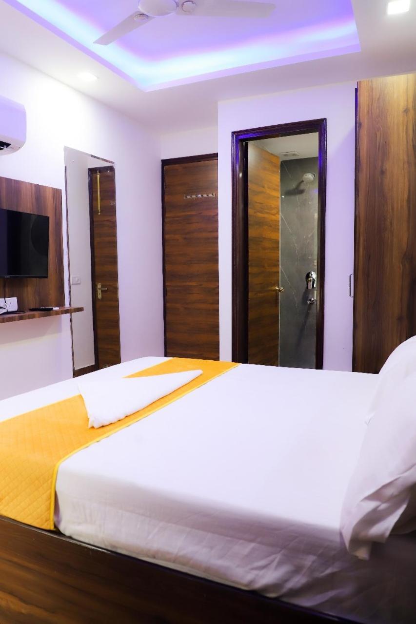 Bed and Breakfast Surya International Neu-Delhi Exterior foto