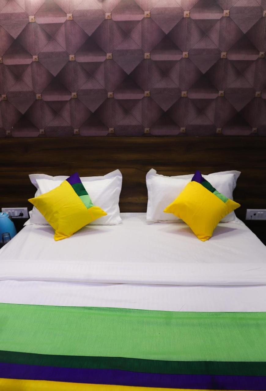 Bed and Breakfast Surya International Neu-Delhi Exterior foto