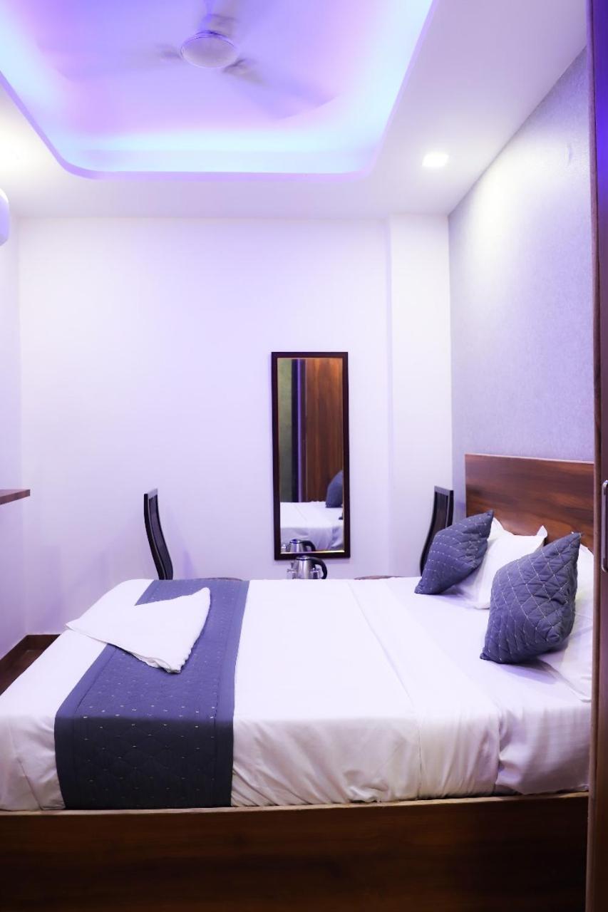 Bed and Breakfast Surya International Neu-Delhi Exterior foto