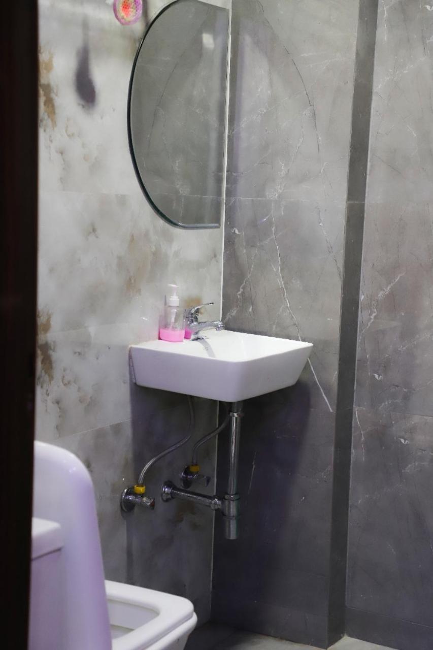 Bed and Breakfast Surya International Neu-Delhi Exterior foto