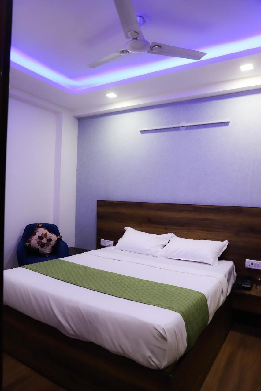 Bed and Breakfast Surya International Neu-Delhi Exterior foto