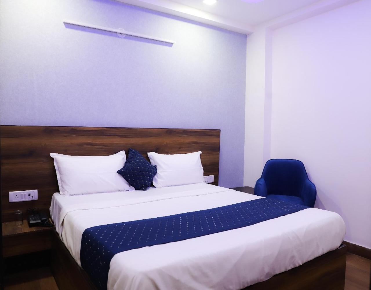 Bed and Breakfast Surya International Neu-Delhi Exterior foto