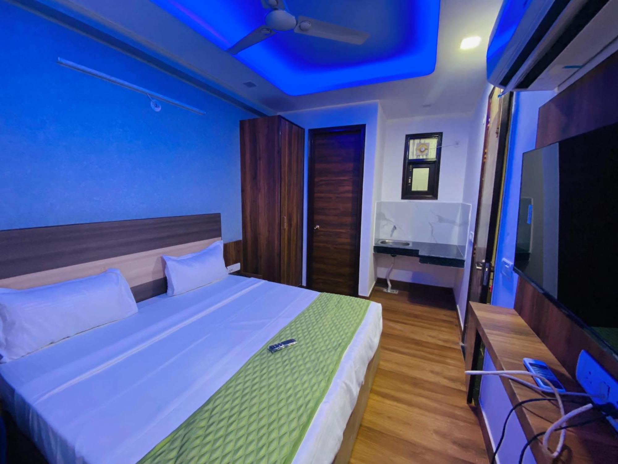 Bed and Breakfast Surya International Neu-Delhi Exterior foto