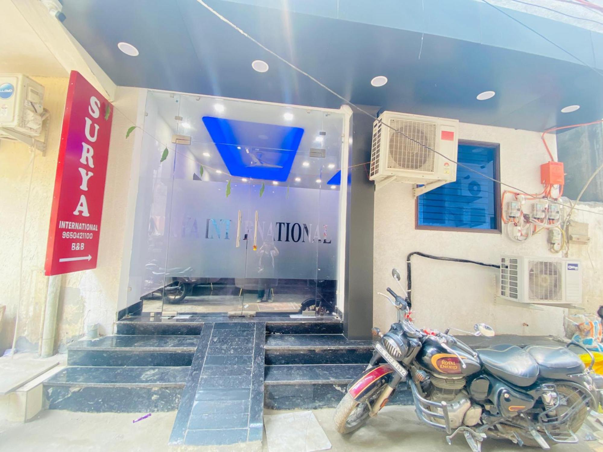 Bed and Breakfast Surya International Neu-Delhi Exterior foto