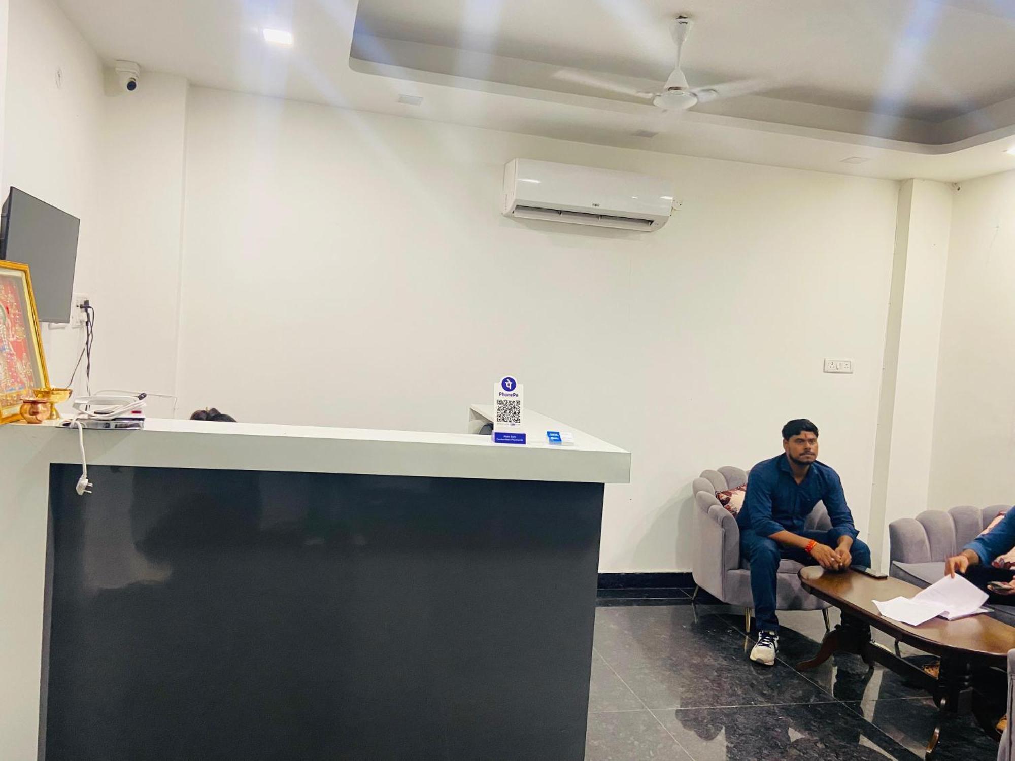 Bed and Breakfast Surya International Neu-Delhi Exterior foto