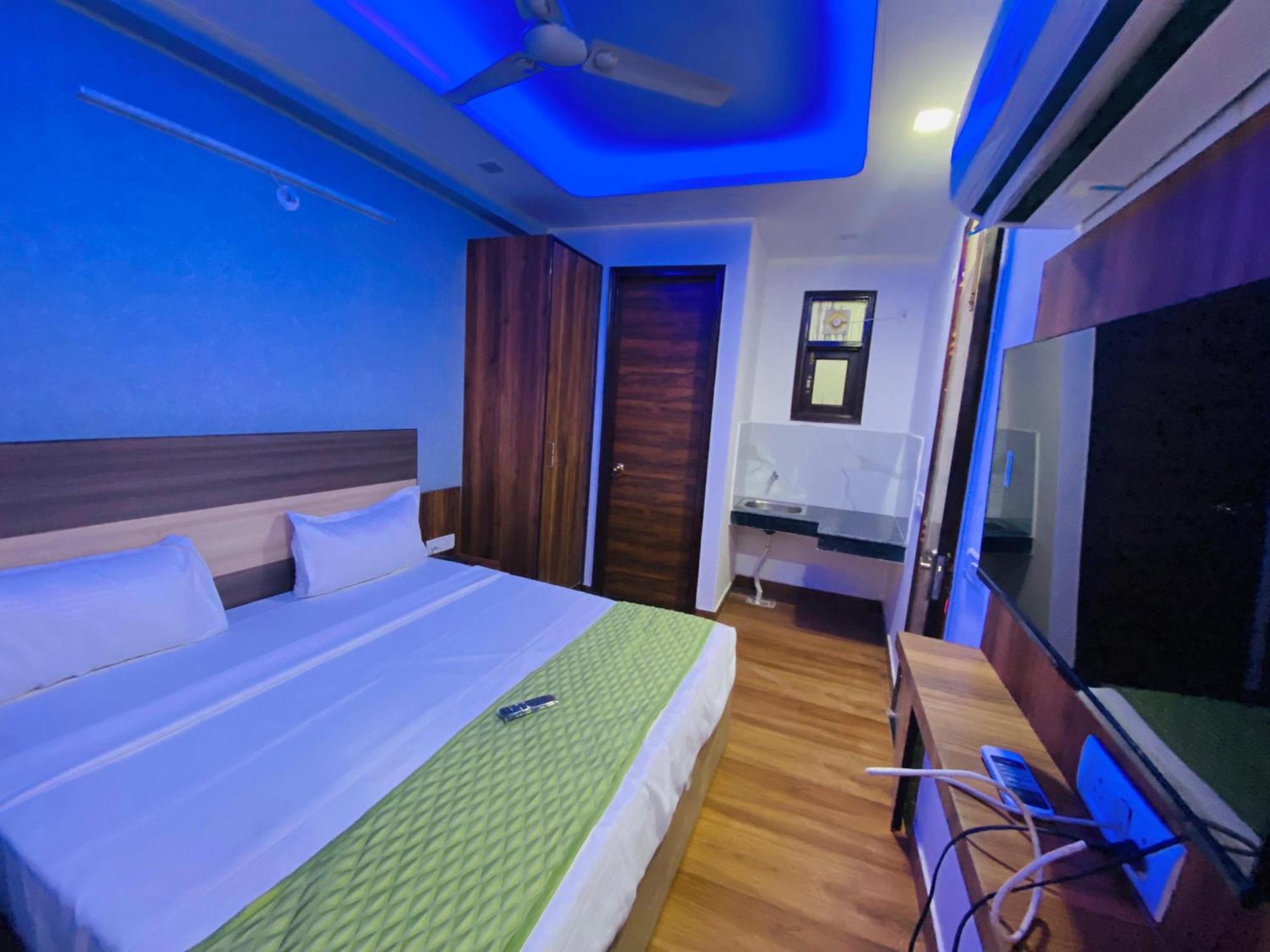 Bed and Breakfast Surya International Neu-Delhi Exterior foto