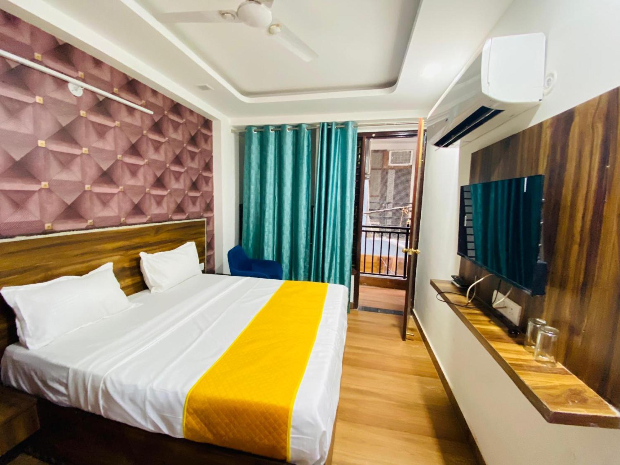 Bed and Breakfast Surya International Neu-Delhi Exterior foto