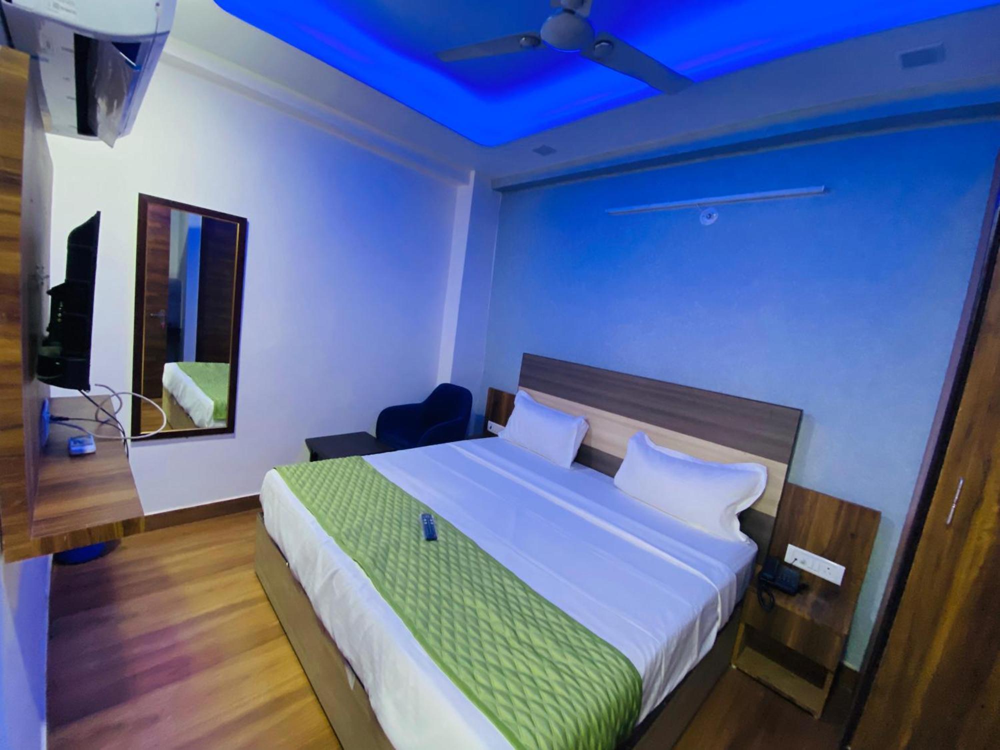 Bed and Breakfast Surya International Neu-Delhi Exterior foto