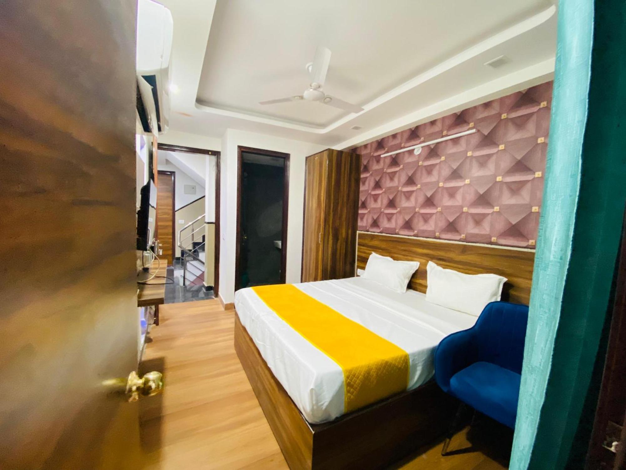 Bed and Breakfast Surya International Neu-Delhi Exterior foto