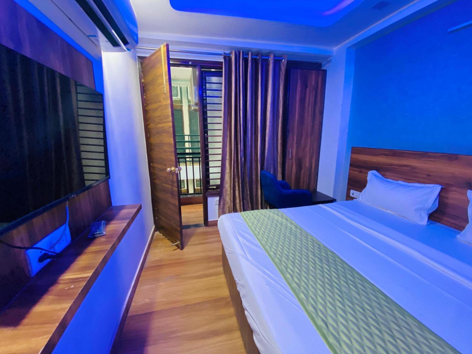 Bed and Breakfast Surya International Neu-Delhi Exterior foto