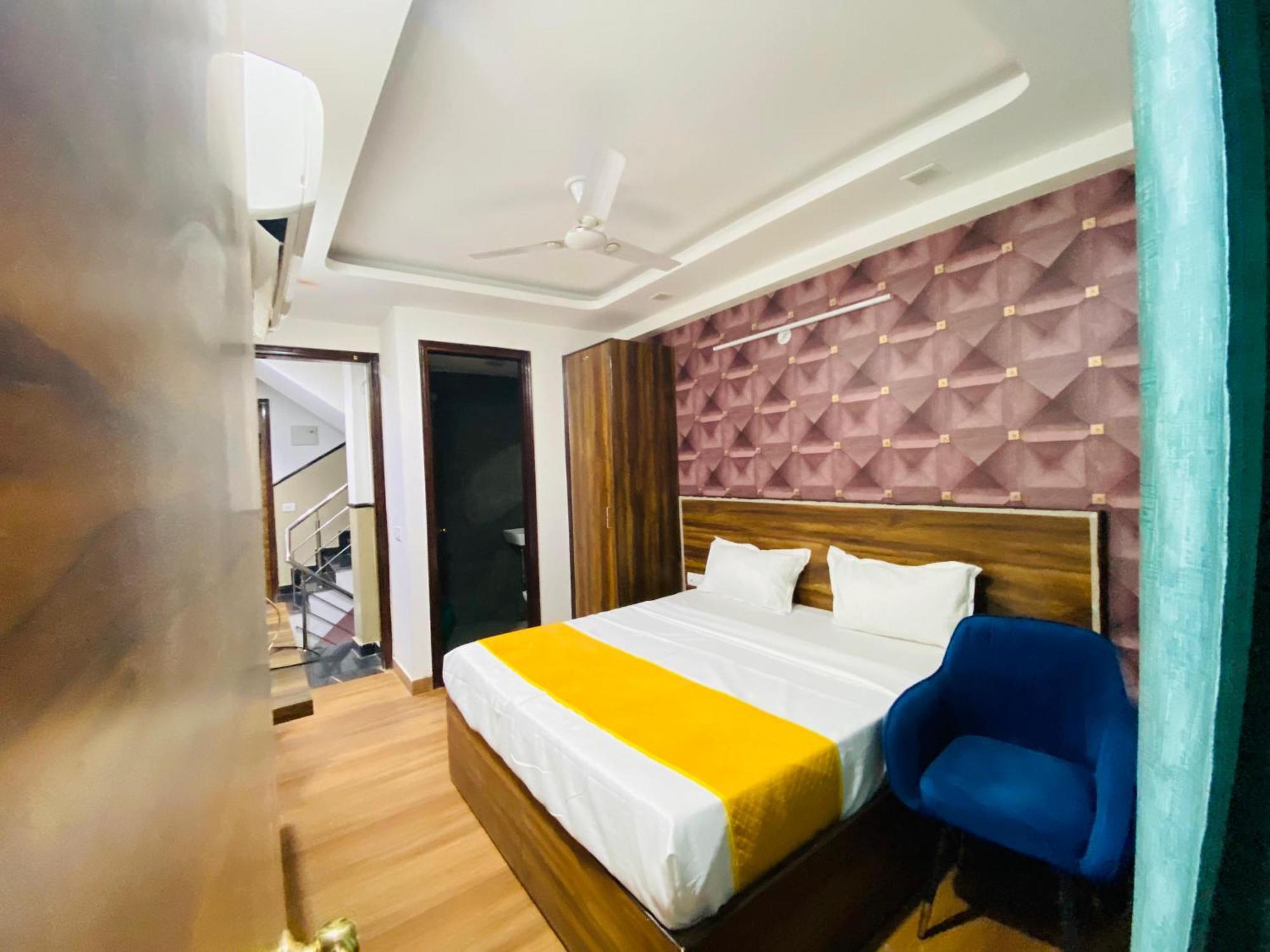 Bed and Breakfast Surya International Neu-Delhi Exterior foto