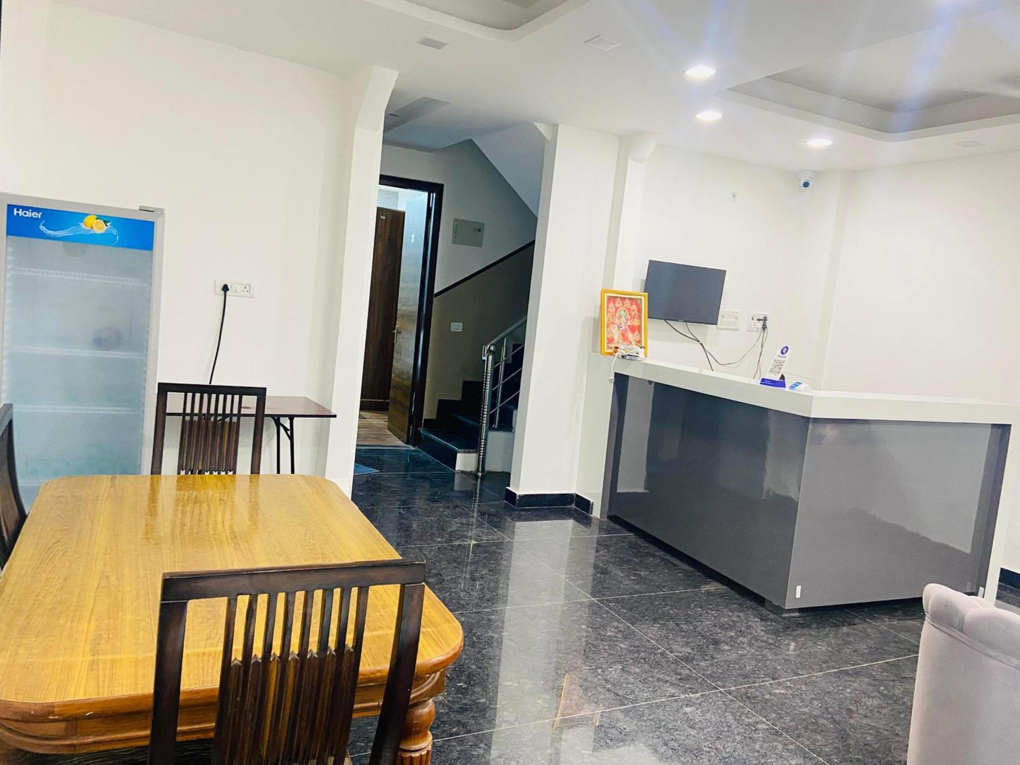 Bed and Breakfast Surya International Neu-Delhi Exterior foto