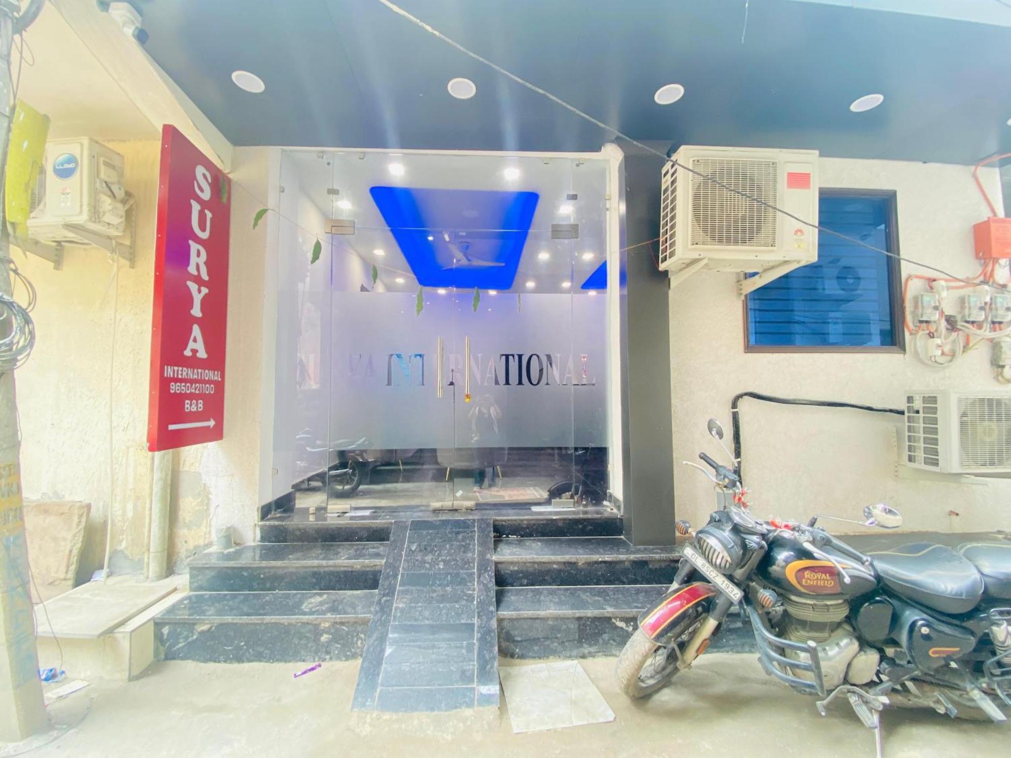 Bed and Breakfast Surya International Neu-Delhi Exterior foto