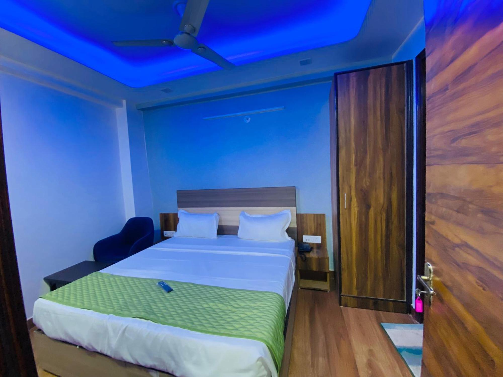 Bed and Breakfast Surya International Neu-Delhi Exterior foto