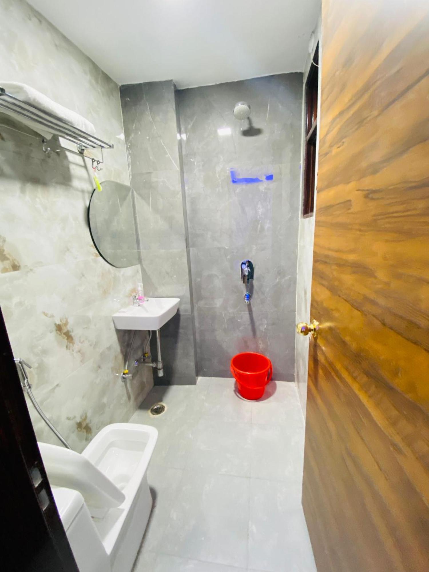 Bed and Breakfast Surya International Neu-Delhi Exterior foto